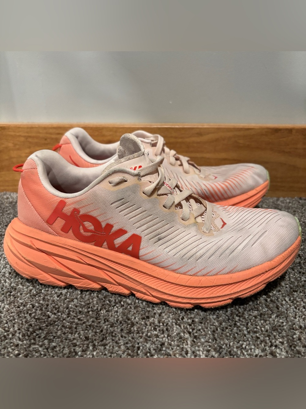 Hoka One One Women's Rincon 3 Running Shoes Size 6 B Pink